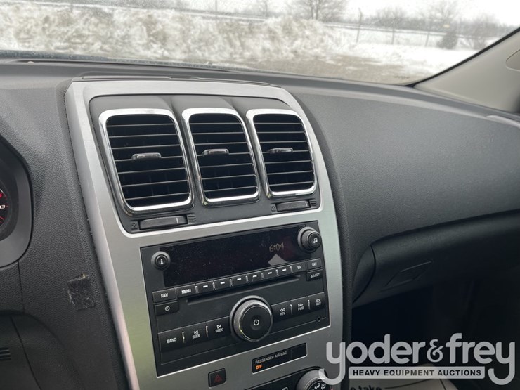 2012-gmc-acadia-image-19