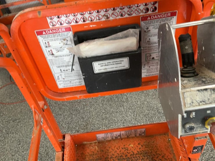 #425-•-2020-snorkel-19'-scissor-lift-image-32