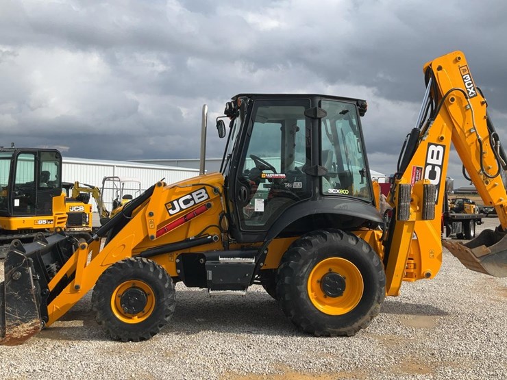 2023-jcb-3cx-image-3