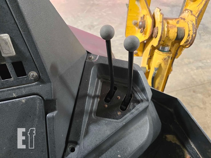 2013-deere-310k-image-25