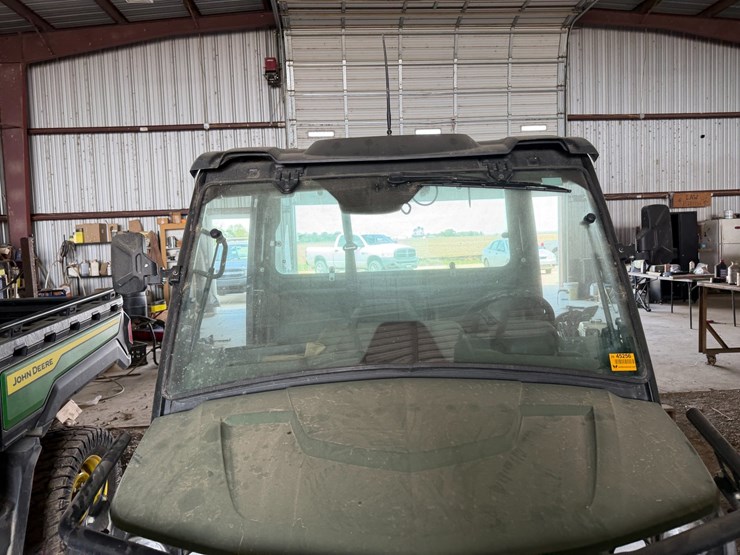 john-deere-gator-image-26