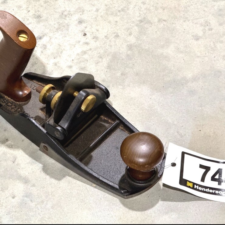 #744 • WOOD PLANER