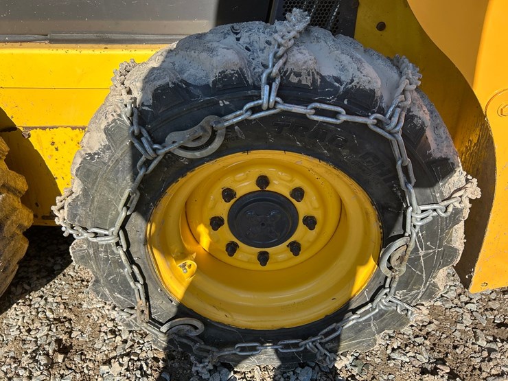 new-holland-l216-image-60