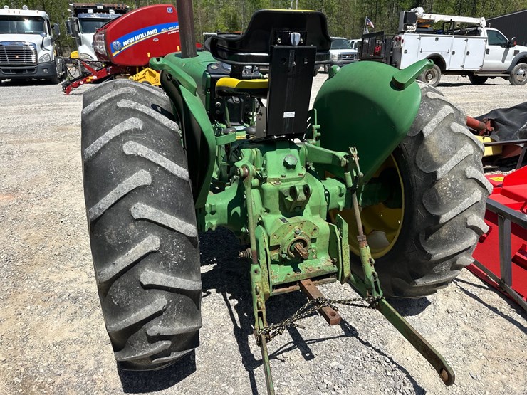 john-deere-820-image-3