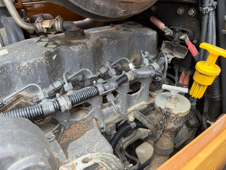 2016-case-1650m-image-29