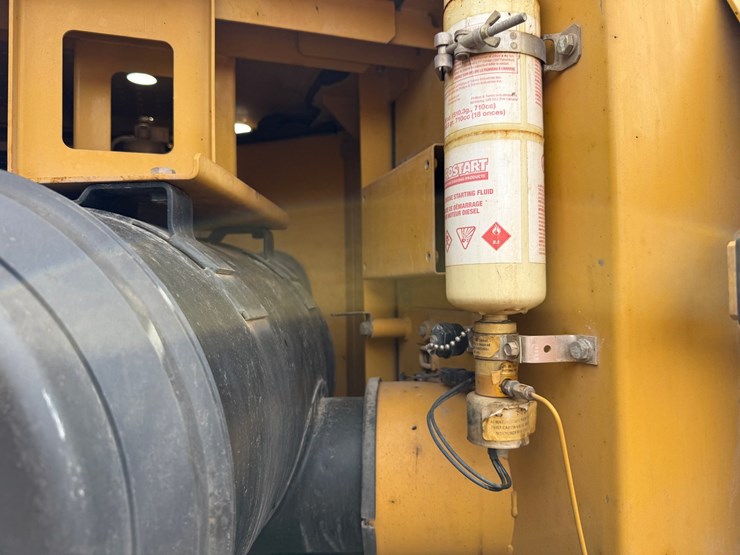 caterpillar-330d-image-56