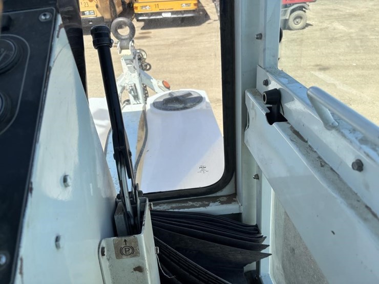 2005-rosco-rb48-image-26