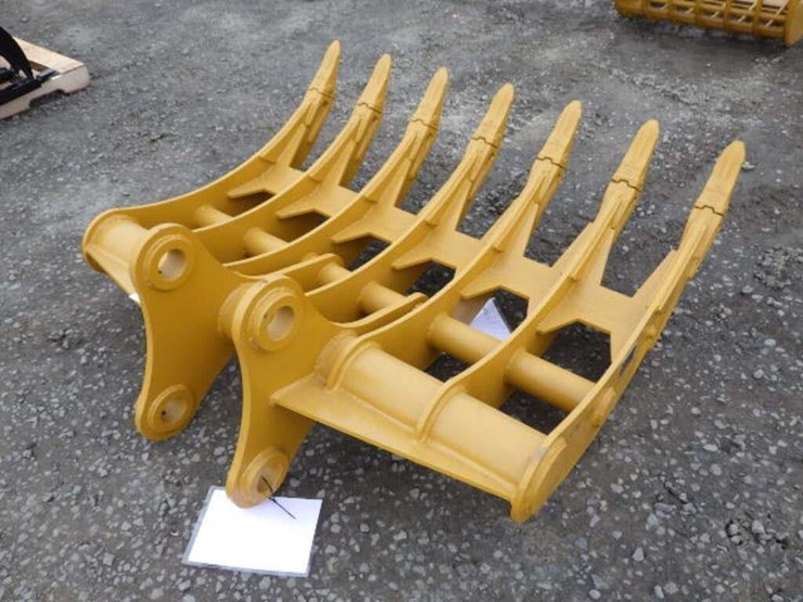 caterpillar-320-image-3