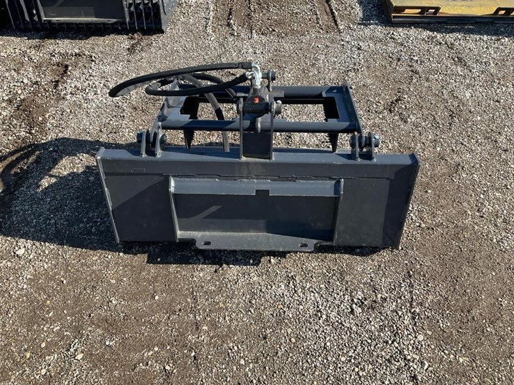 #1397-•-unused-landhonor-mini-skid-steer-grapple-bucket-image-2