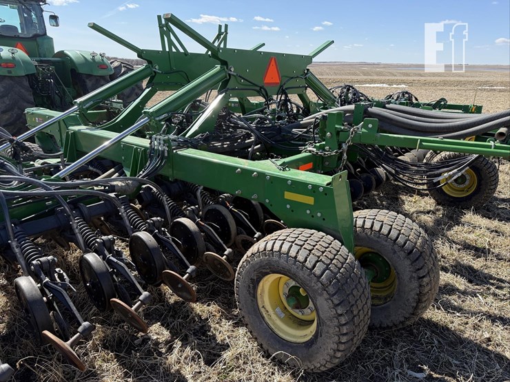 2012-john-deere-1890-image-36