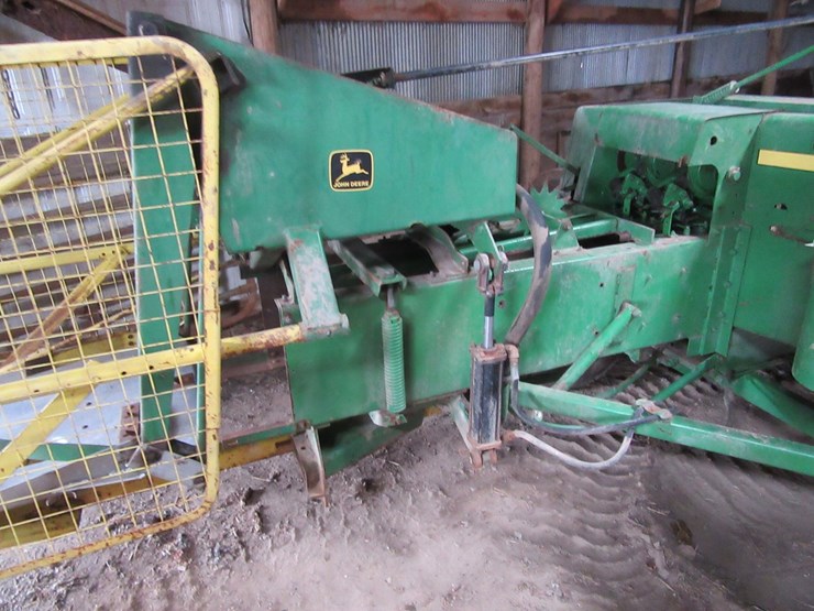 john-deere-336-image-10