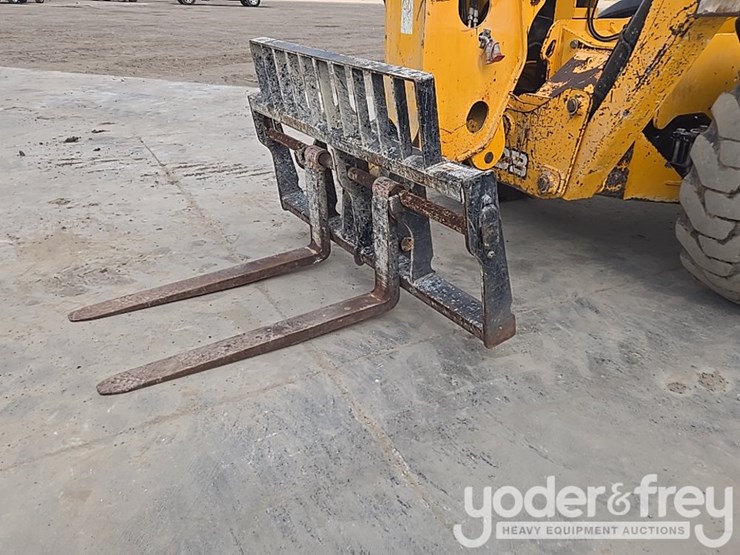 2017-jcb-510-56-image-19