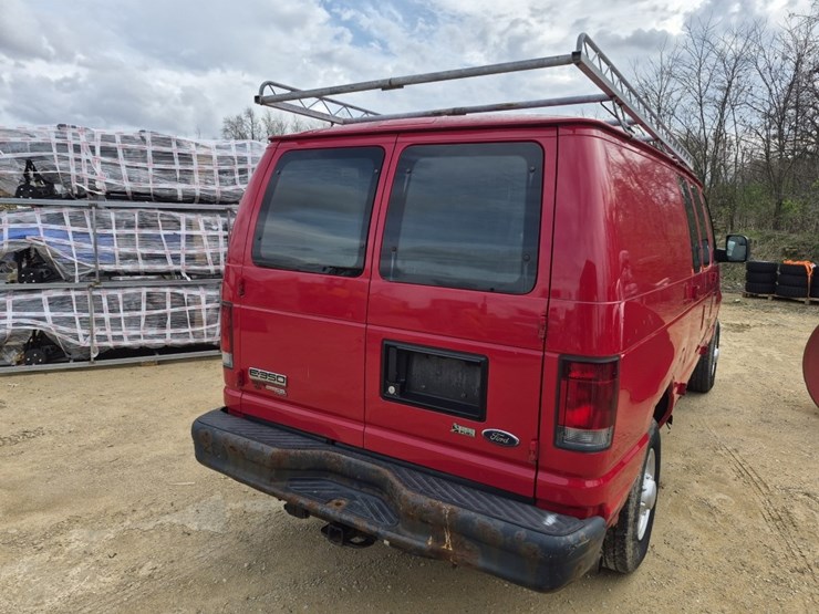 2011-ford-e350-image-6