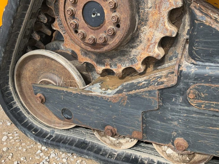 2021-jcb-215t-image-44