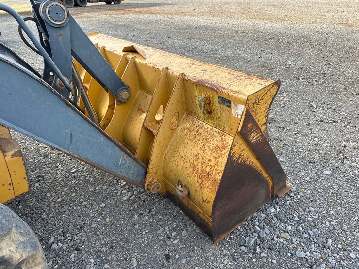 2011-deere-310sj-image-14