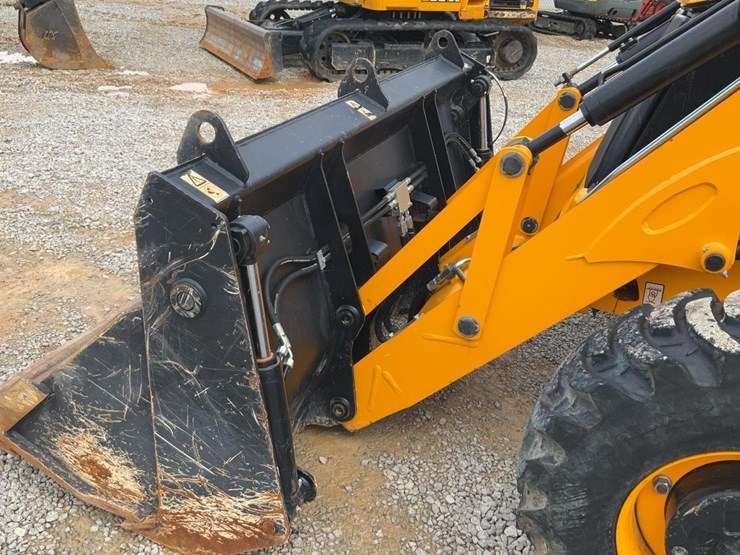 2023-jcb-3cx-image-27