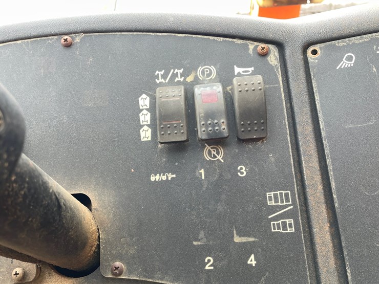 2012-jlg-g6-42a-image-58