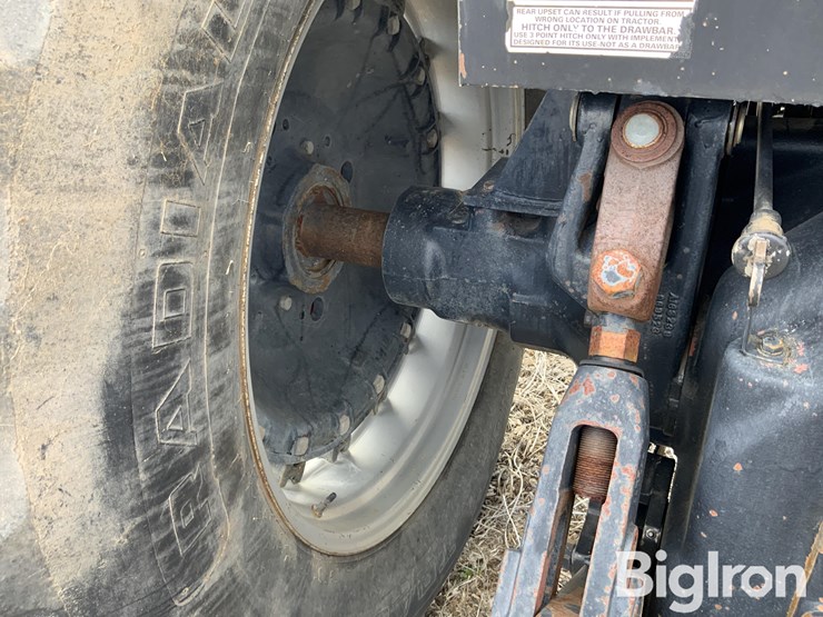 1984-case-2594-2wd-tractor-image-17