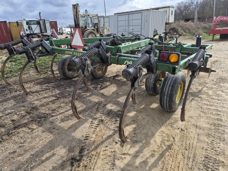 john-deere-714-image-5