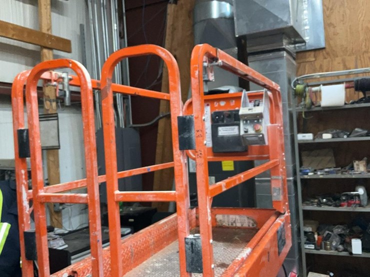 #409-•-snorkel-19'-scissor-image-8