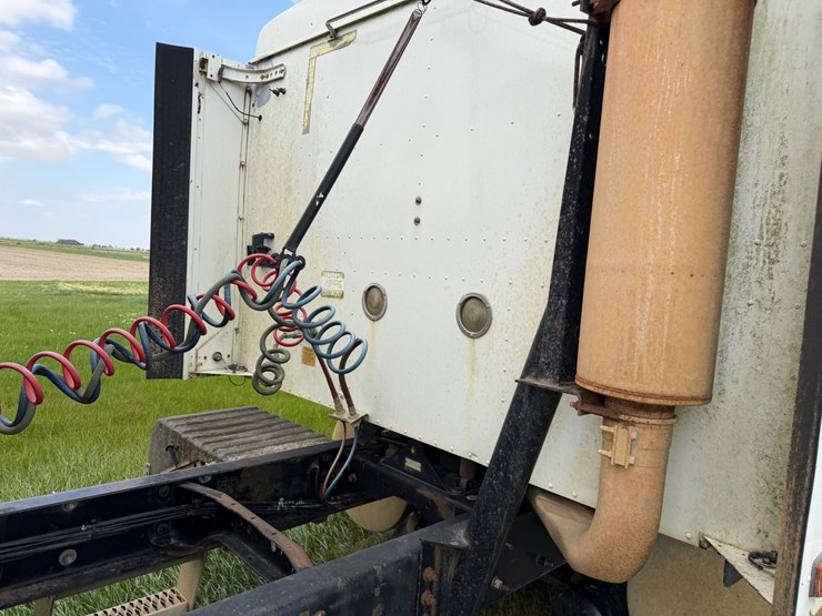 2000-international-9200-image-48