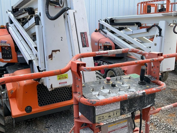 #304-•-2019-snorkel-46'-4wd-articulating-boom-lift-#2-image-24