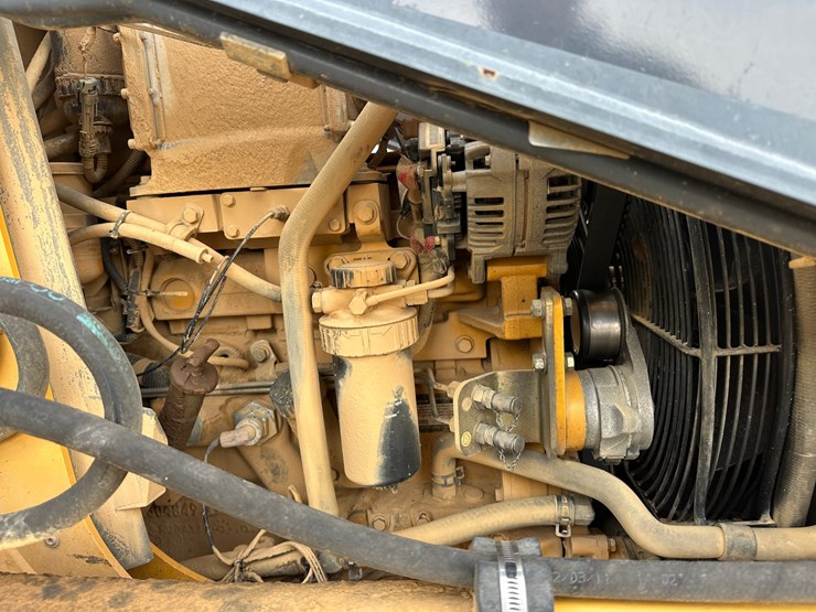 2011-deere-310sj-image-29