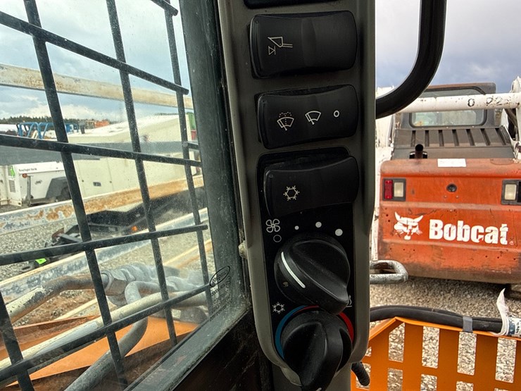 case-sr210b-image-30