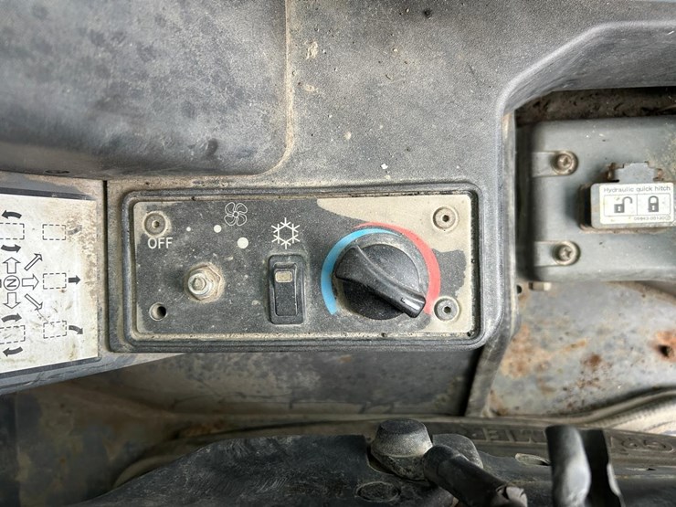 takeuchi-tl10v2-image-27