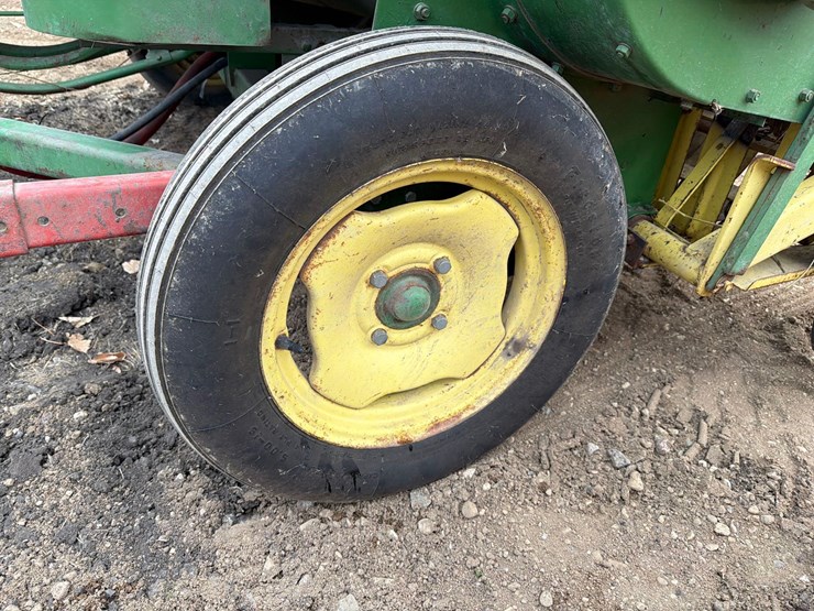 john-deere-24t-image-10