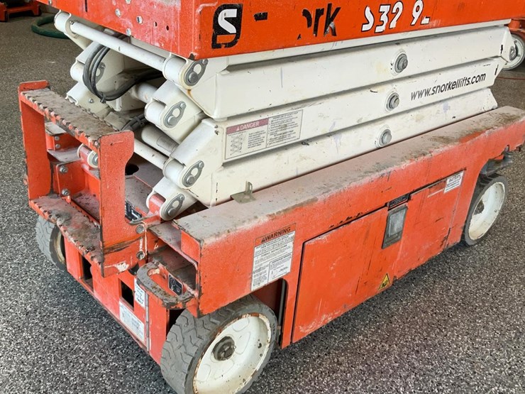 #408-•-2017-snorkel-19'-scissor-lift-image-13