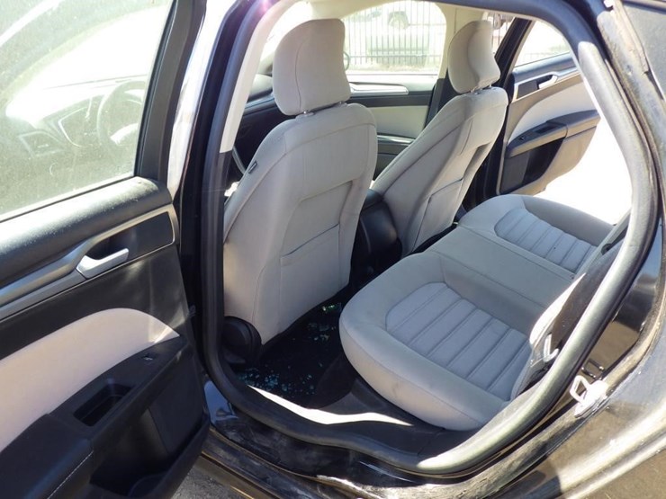 2018-ford-fusion-sedan-image-8