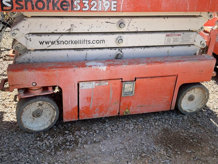 #427-•-snorkel-19'-scissor-lift-image-4