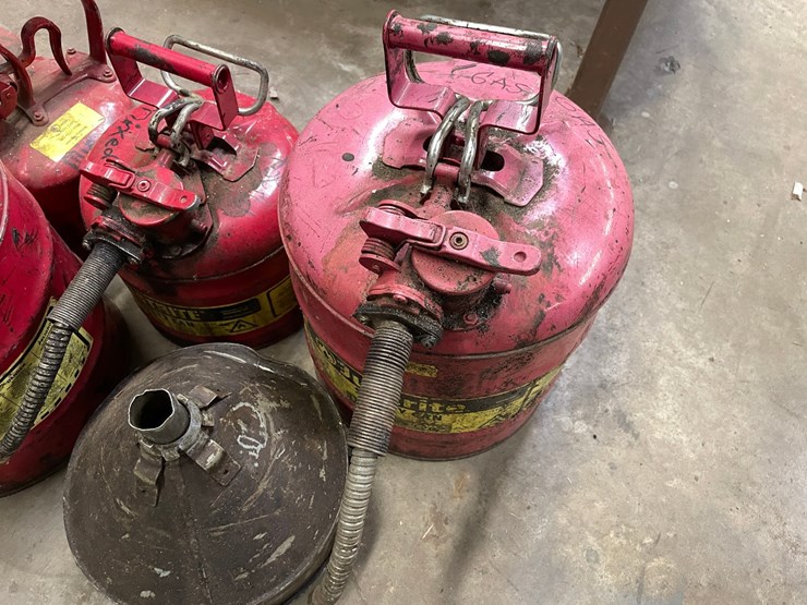 #2579-•-metal-fuel-cans-(columbia-heights,-mn)-image-5