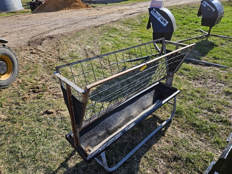 #574-•-livestock-hay-feeder-image-2