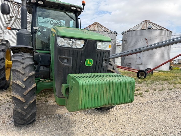 2012-john-deere-8235r-image-35