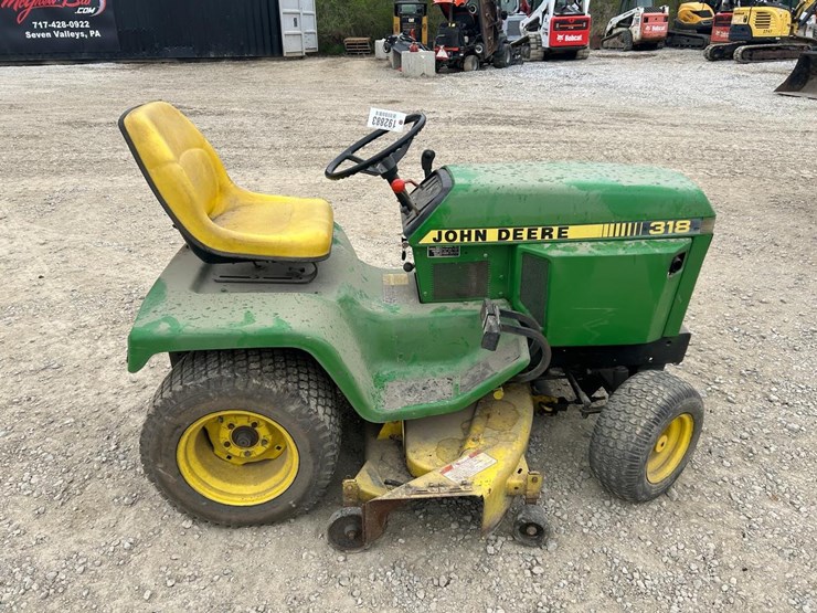 john-deere-318-image-5