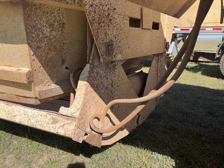 2010-dakota-belly-dump-trailer-image-21