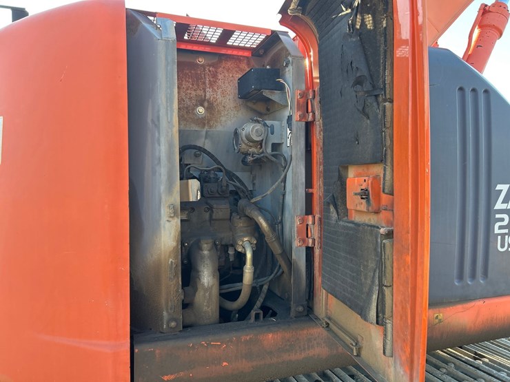 2021-hitachi-zx225-image-49