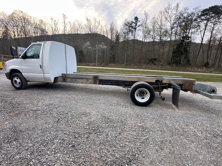 2011-ford-e450-image-7