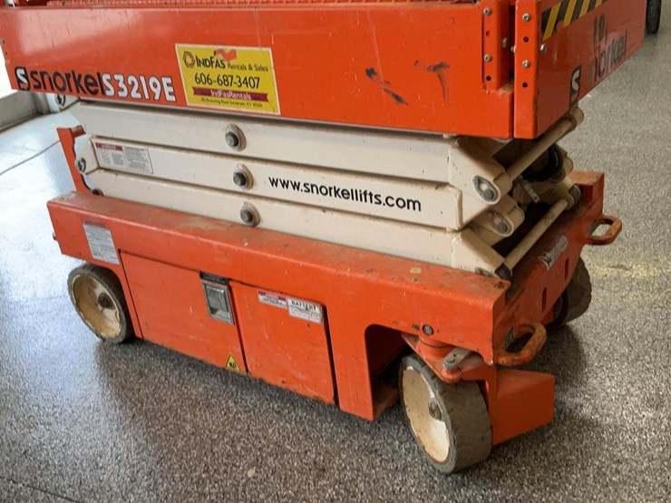 #425-•-2020-snorkel-19'-scissor-lift-image-20
