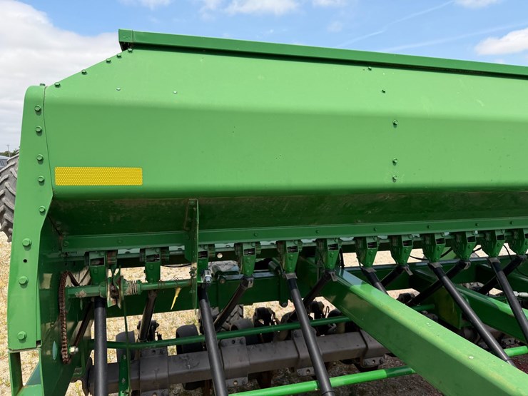 john-deere-1590-image-100