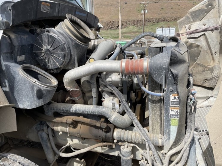 2004-kenworth-t300-image-21
