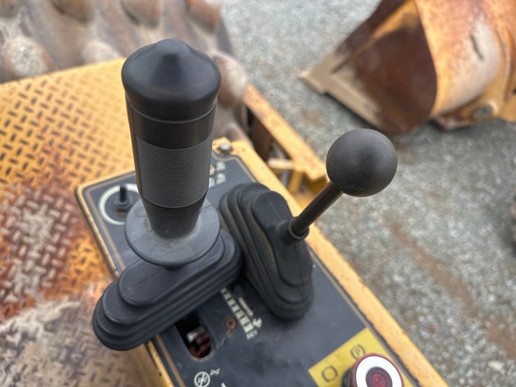 caterpillar-cp-563c-image-43