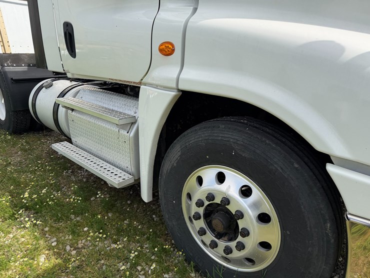 #45283-•-2016-freightliner-cascadia-daycab-truck-tractor-vin:-3akjgedv9gsgy4090-image-36