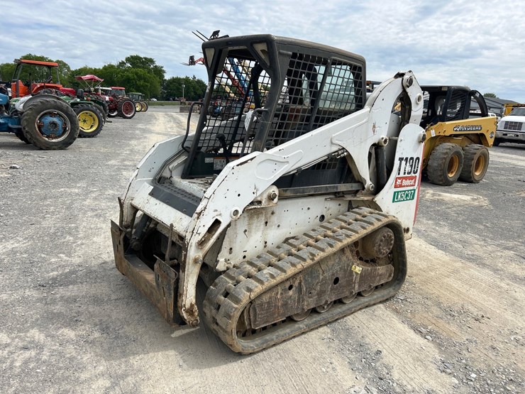 2013-bobcat-t190-image-1