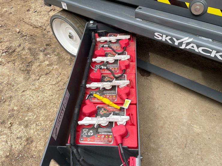 #7514a-•-2025-skyjack-sj3220e-electric-scissor-lift-image-27