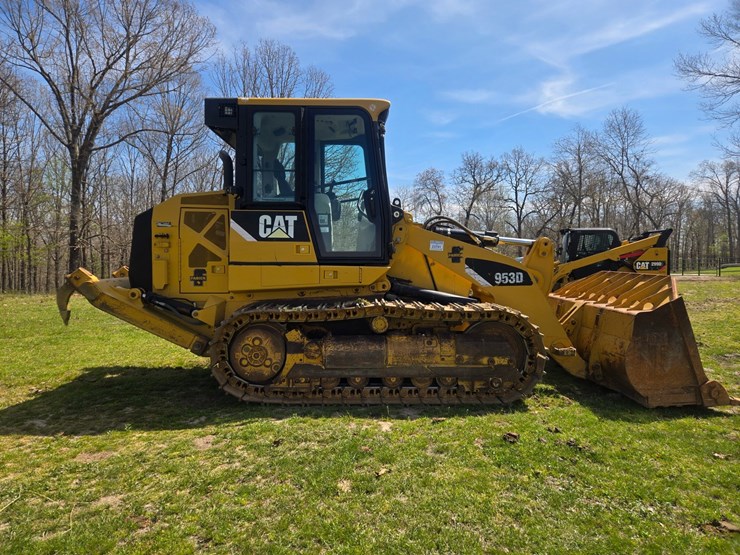 2014-caterpillar-953d-image-19