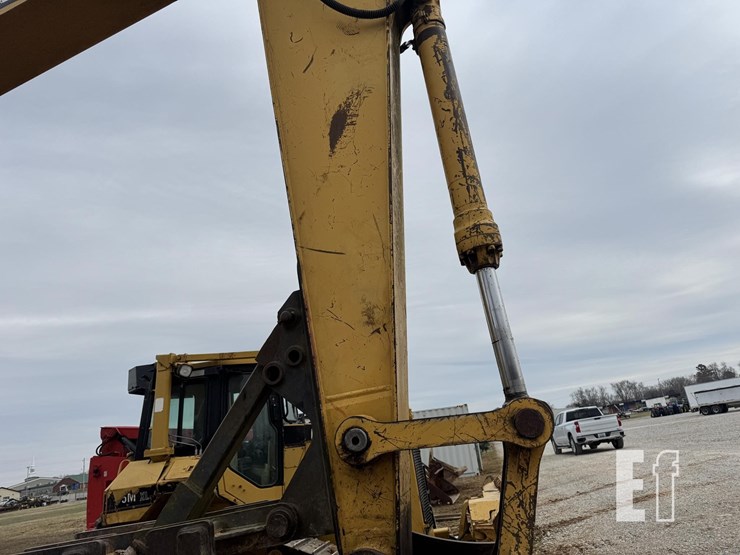 deere-230-lc-image-4