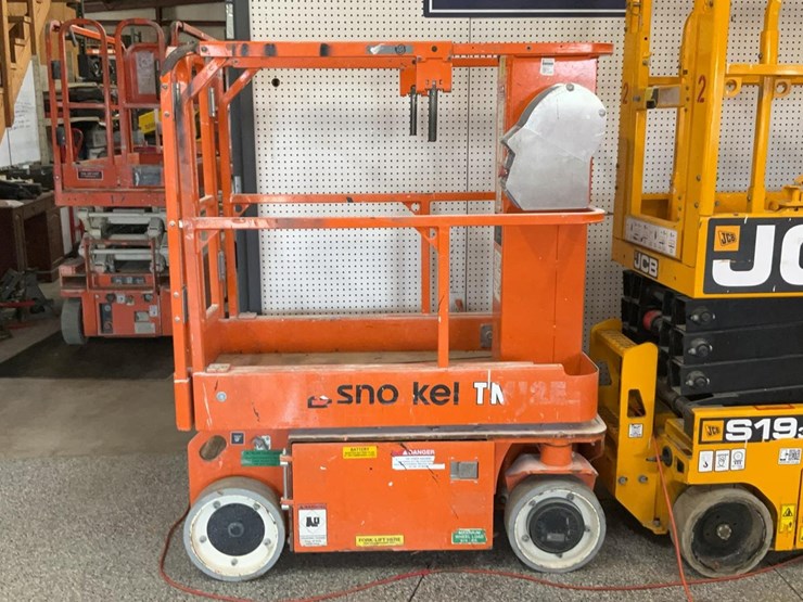 #314-•-2018-snorkel-tm12e-manlift-image-11